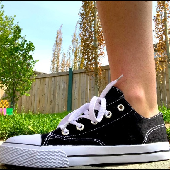 Airwalk Legacee Lace Up Canvas Kicks, NWOT - Picture 2 of 15